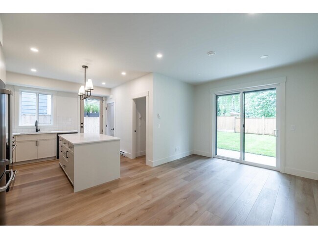 Photo du bâtiment - 23128-23196 96 Ave