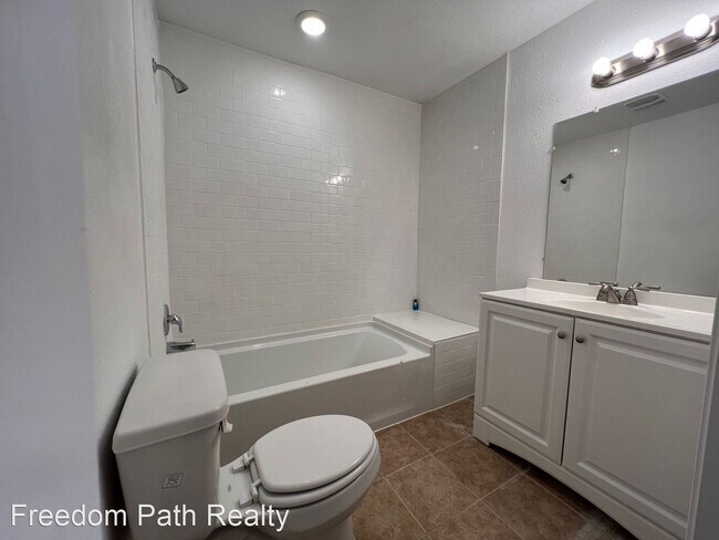 Building Photo - 3 br, 2 bath House - 604 Tate Ave
