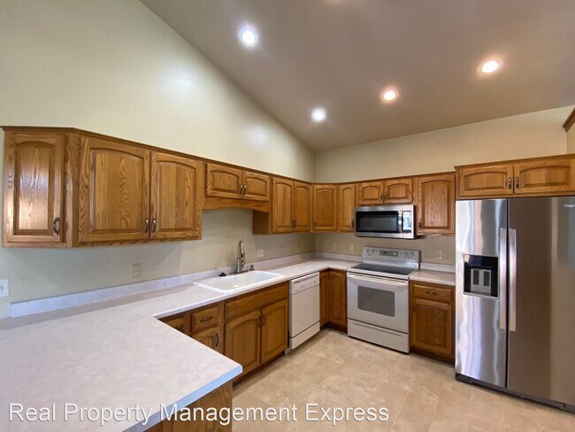 Foto del edificio - 4 br, 3 bath House - 6604 S Mogen Ave