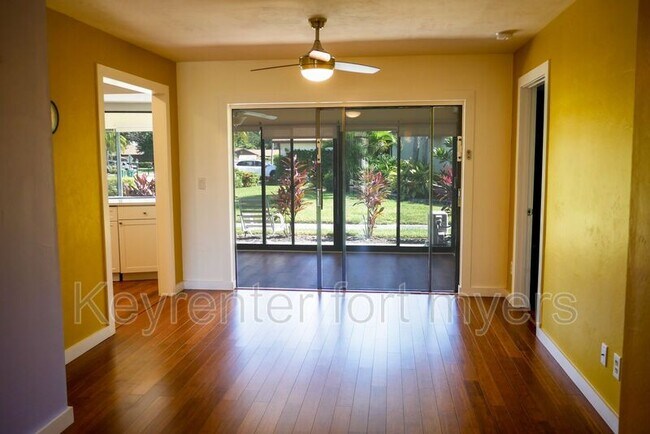 Foto del edificio - 4779 Lakewood Blvd