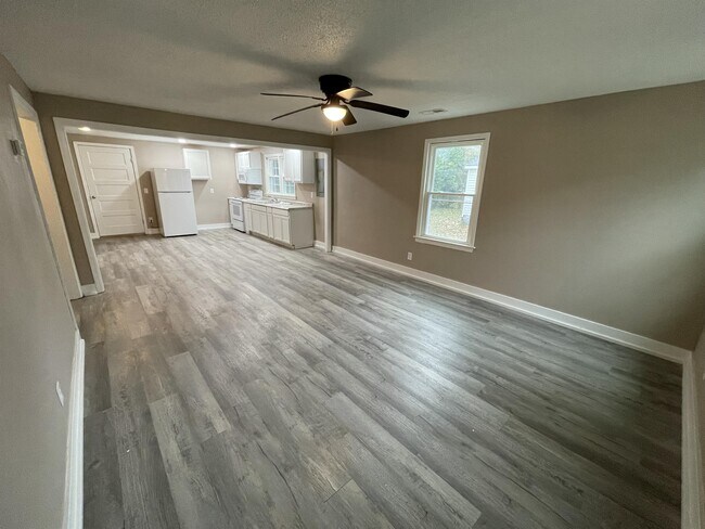 Foto del edificio - 815 N Commander St