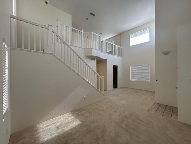 Building Photo - Large Ocean Pointe Home with In-Law Suite,...