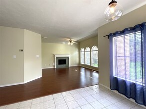 Building Photo - 1723 Rustic Oak Ln