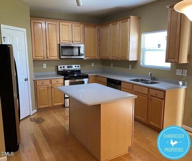 Foto del edificio - 241 Arbor Hl Pl