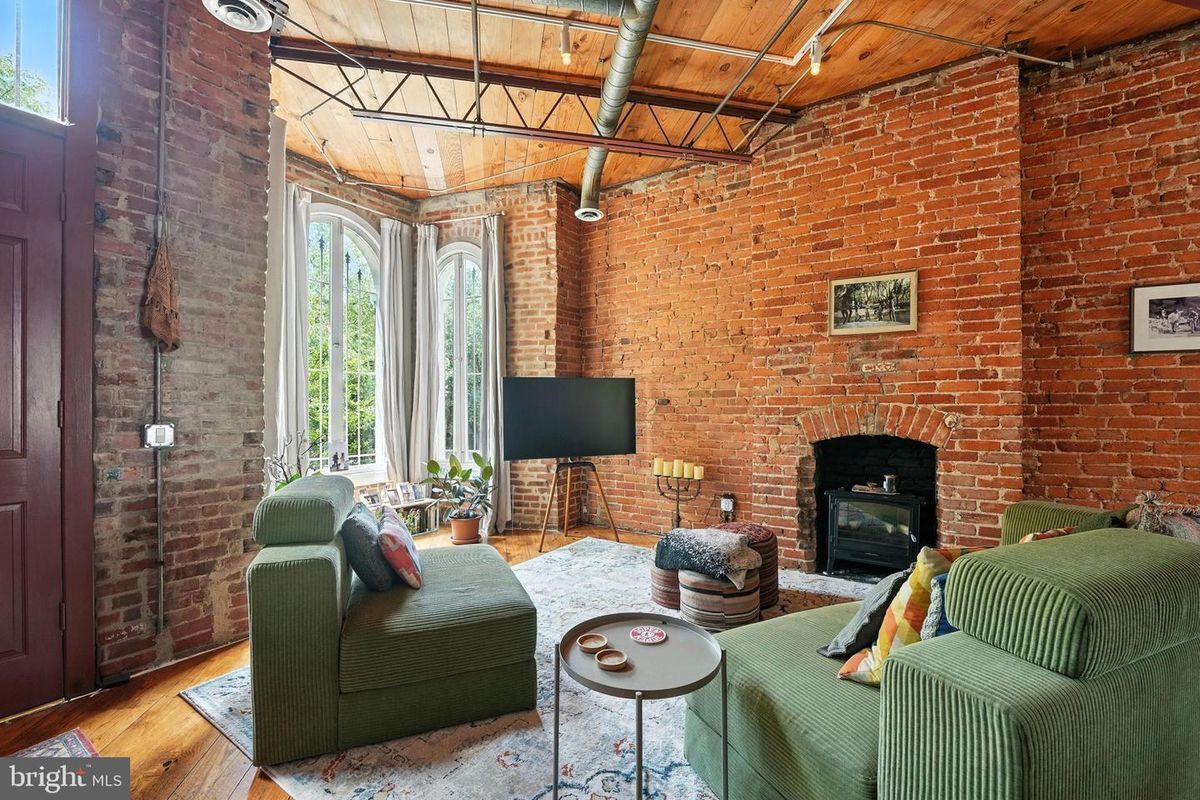 Building Photo - 1507 R St NW