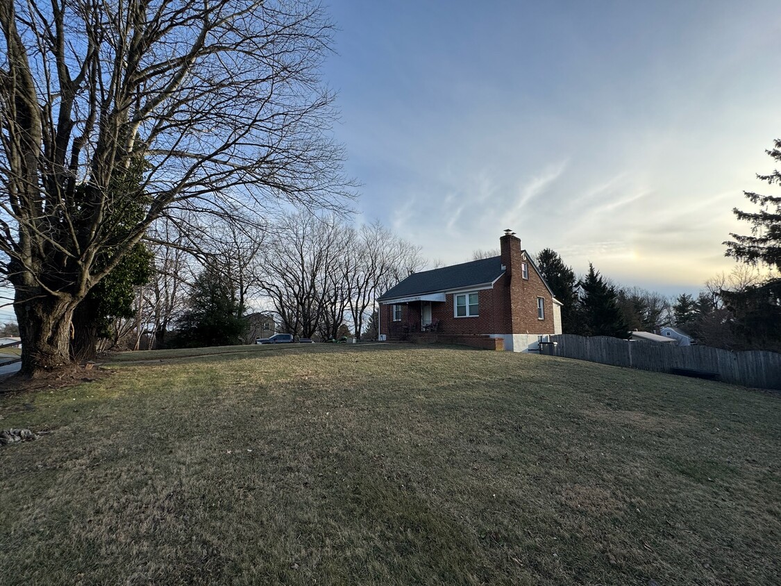 Foto principal - 4400 Bartholow Rd