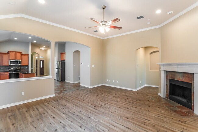 Building Photo - 2840 Shoreline Way