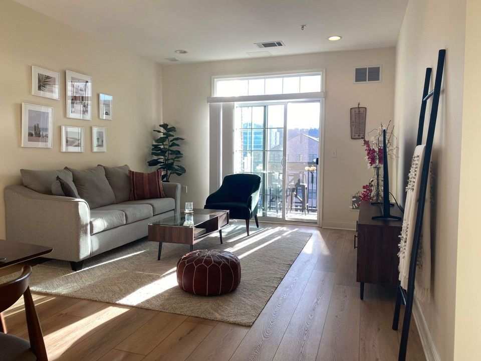 Foto principal - 200 W Elm St