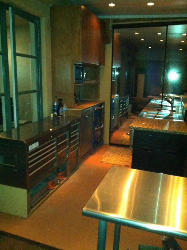 Kitchen - 8500 Cole Crest Dr