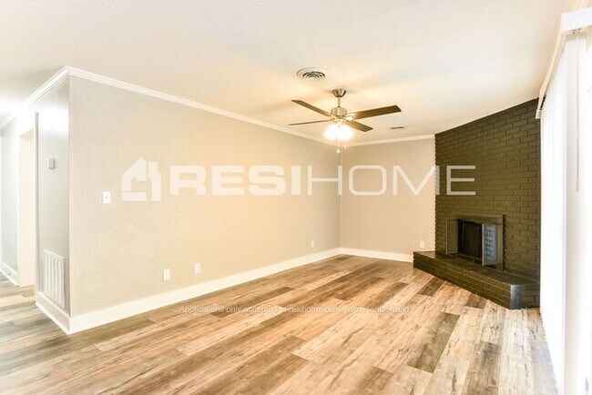Building Photo - 421 Stockade Dr