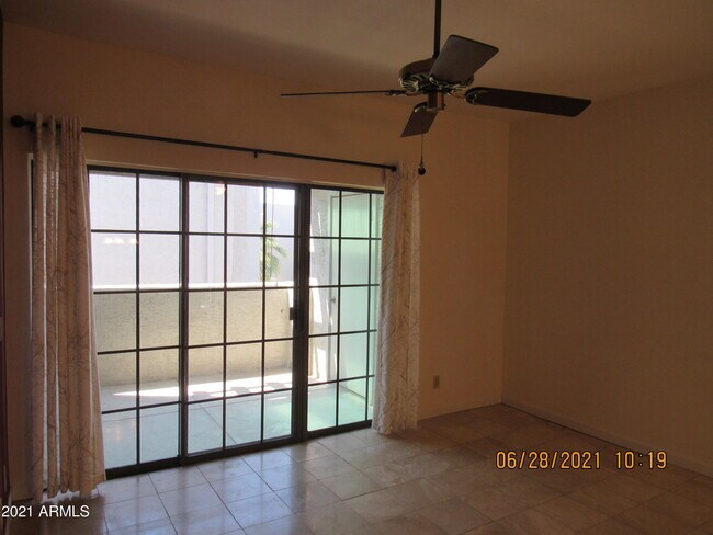 Building Photo - 8020 E Thomas Rd