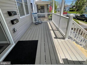 Building Photo - 250 W Bridge St