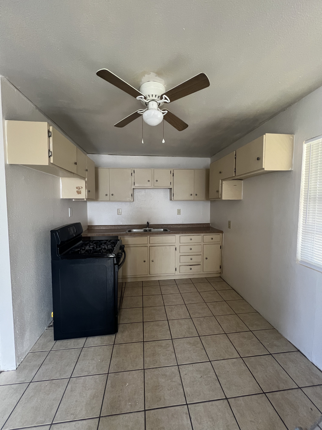 Kitchen - 3144 SW 28th St