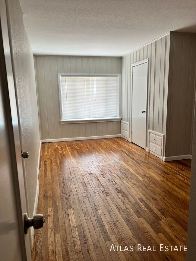 Foto del edificio - 2241 N Moline St