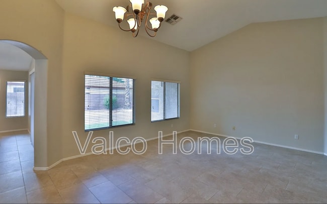 Building Photo - 1593 E Wildhorse Pl