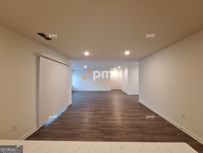 Building Photo - 516 Liberty Hall Dr