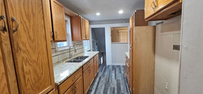 Foto del edificio - 3 Bed - 1.5 Bath - Single Family Home