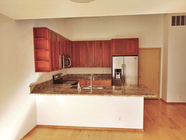 Foto del edificio - 2 Bedroom 2.5 Bathroom Townhouse in Silver...