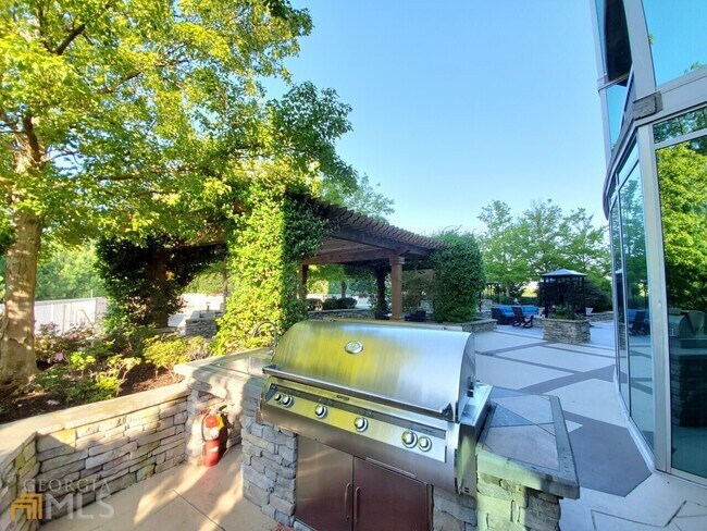 Foto del edificio - 3300 Windy Ridge Pkwy SE