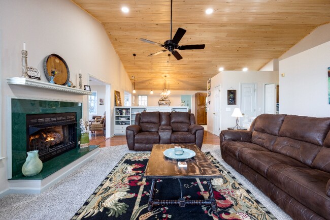 Foto del edificio - 749 Ramey Mountain Rd