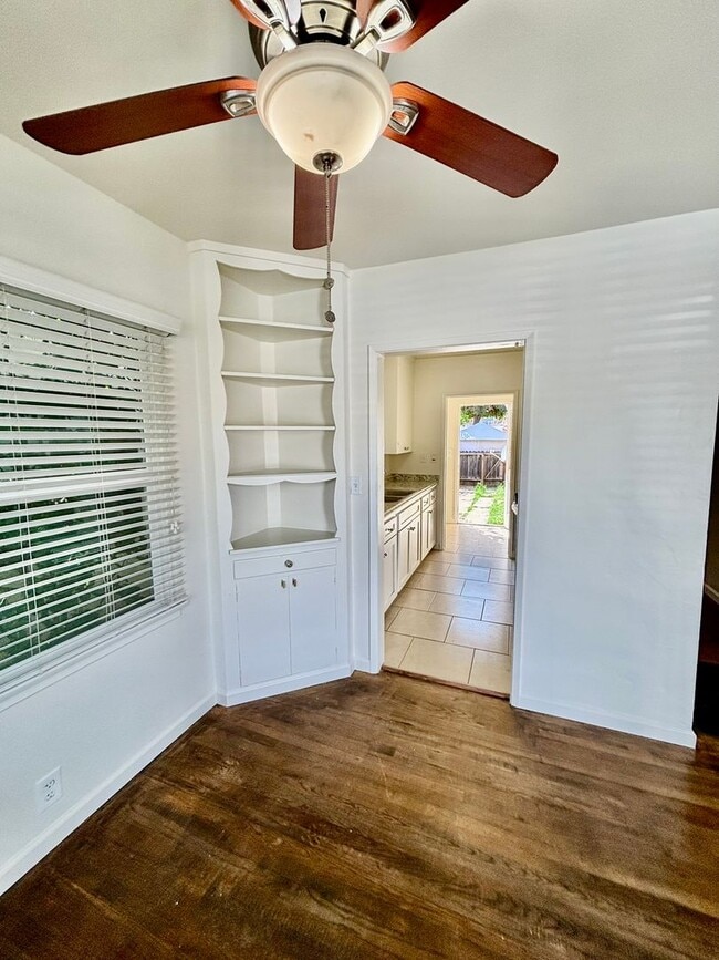 Building Photo - 11- Palm-Tuler Rentals