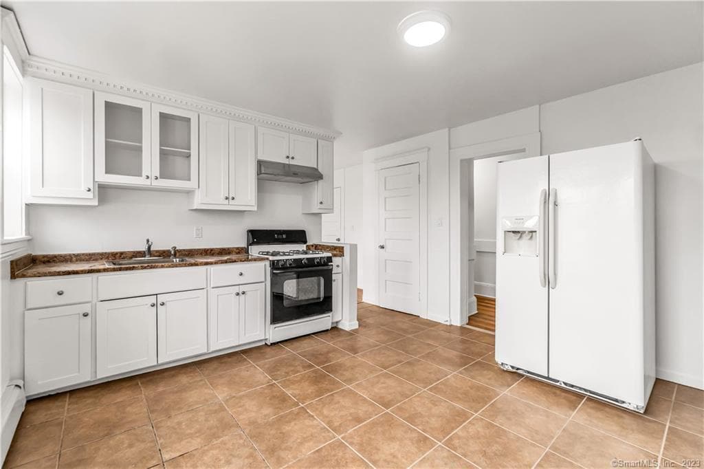 Primary Photo - 1220 State St