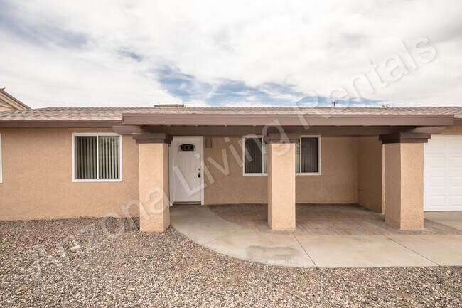 Building Photo - DARLING 3 BEDROOM HOME