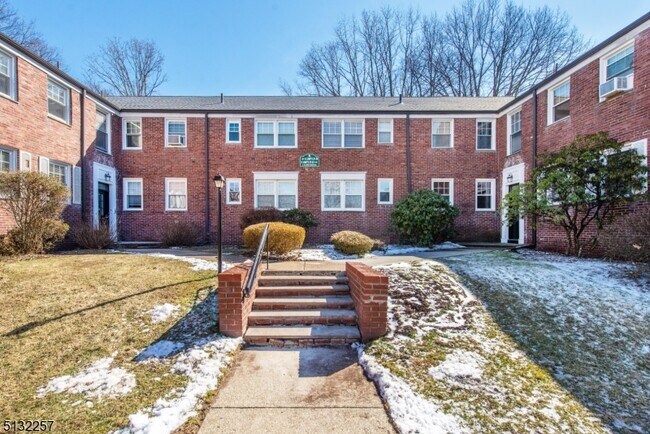 Building Photo - 349 Bloomfield Ave