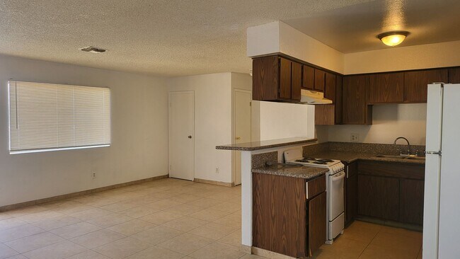 Foto del edificio - 3117 E Carey Ave
