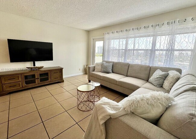 Foto del edificio - 401 Golden Isles Dr