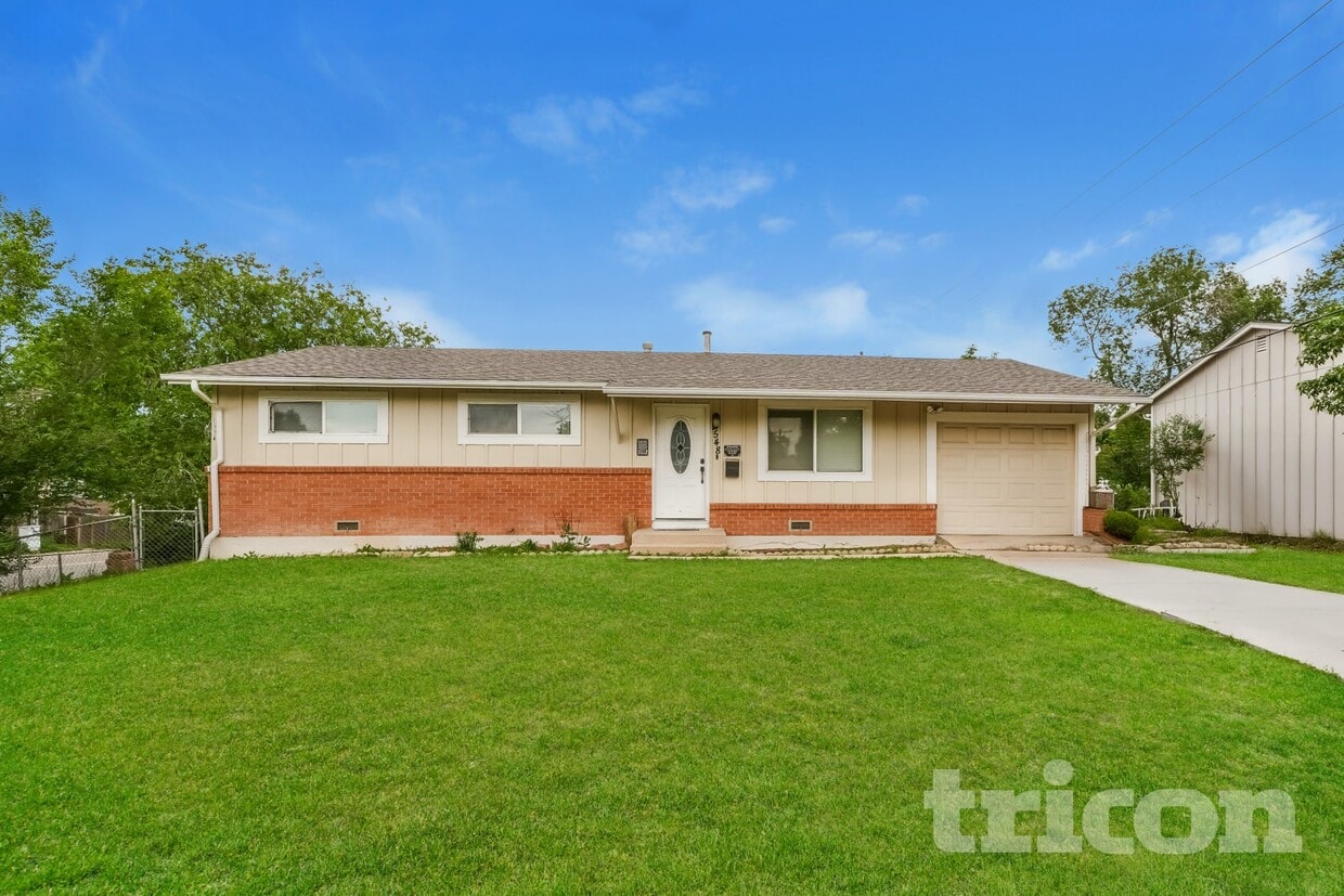 Primary Photo - 1548 Glacier Dr