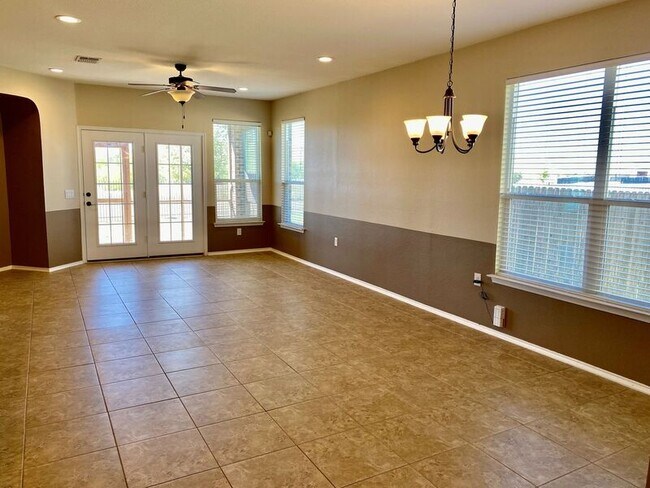 Foto del edificio - 10905 Roderick Lawson Ln