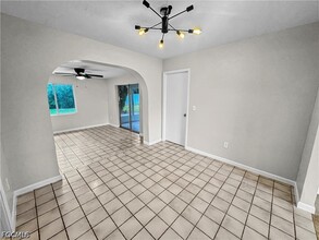 Building Photo - 206 SE 46th Ter