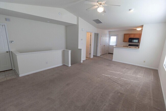 Foto del edificio - 3324 E St Charles Rd