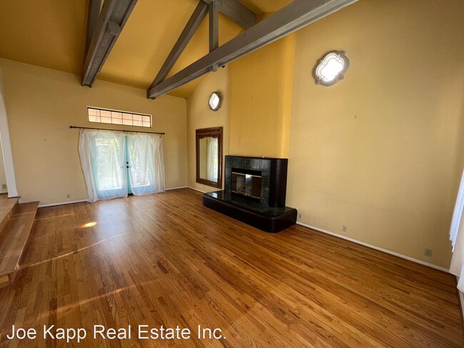 Building Photo - 3 br, 2.5 bath House - 174 N Pacific Ave.