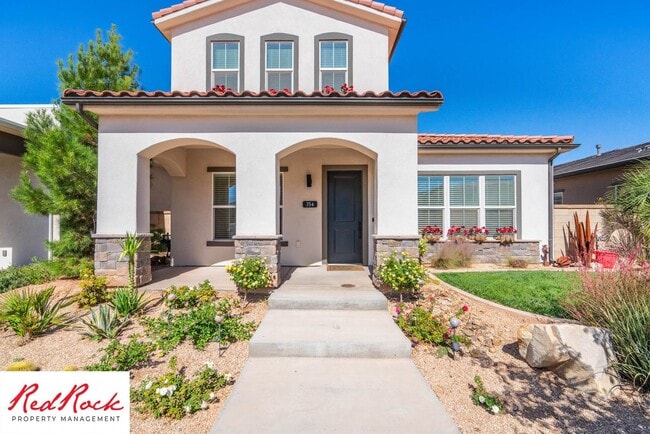 Building Photo - Stunning 4 Bedroom Home in Desert Color. I...