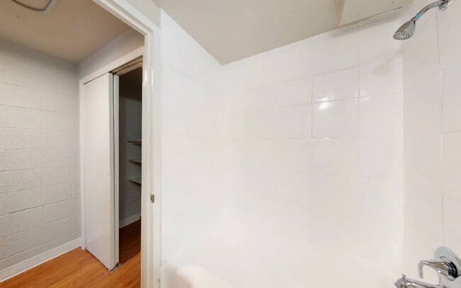 Foto del edificio - 4734 Worth St