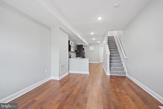 Building Photo - 1504 E 28th St