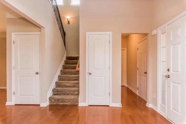 Building Photo - 206 Shaw Dr