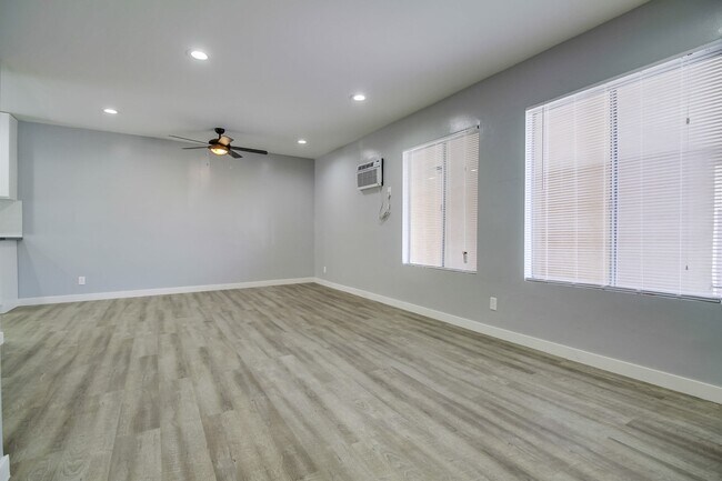 Building Photo - 10407 Mt Gleason Ave