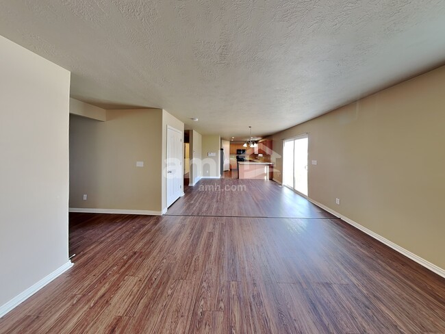 Building Photo - 4482 Heritage Dr