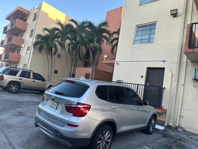 Foto del edificio - 677 SW 9th Ave