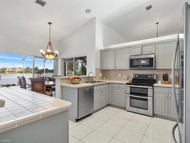 Foto del edificio - 3 br, 3.5 bath House - 2950 NE 188th St Ap...