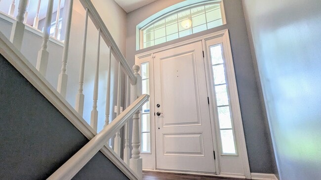 Building Photo - 284 Edmundton Cir