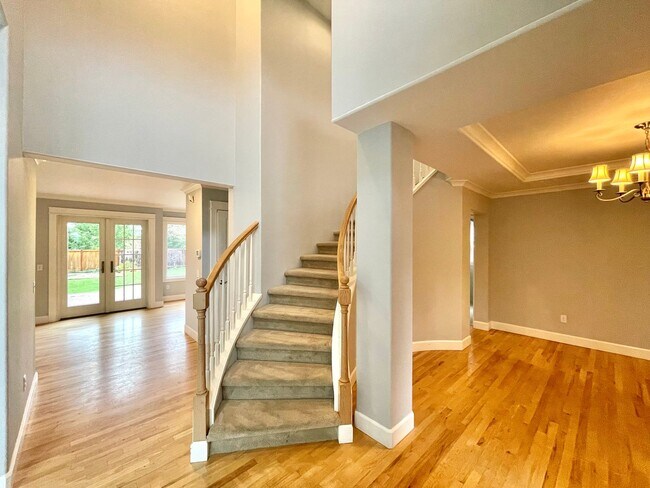 Building Photo - Charming Single-Family Home for Rent in Sa...