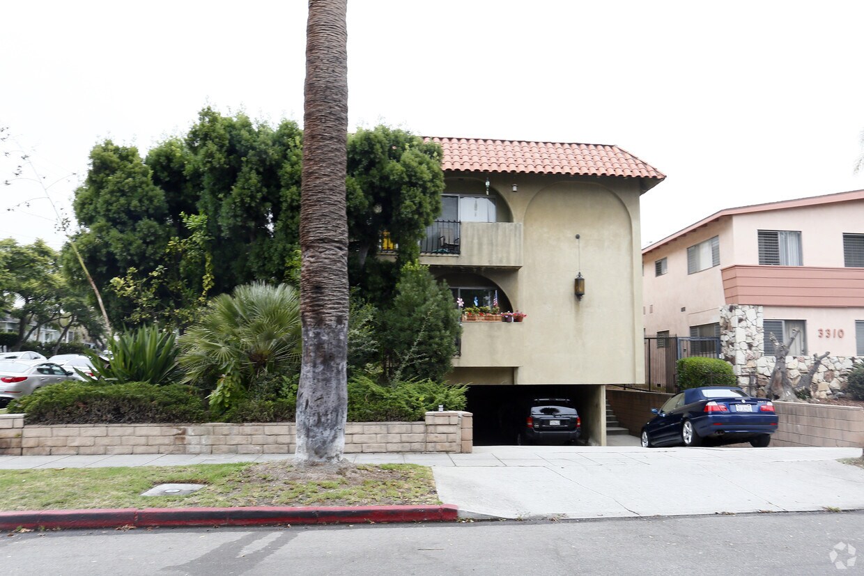 Primary Photo - 10550 Rose Ave
