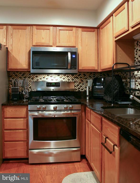 Building Photo - 12702 Town Center Way