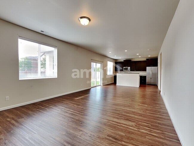 Foto del edificio - 2748 Moore Ave