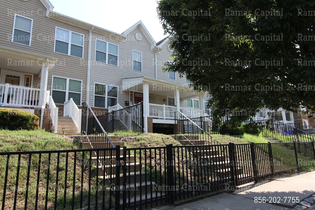 Primary Photo - East Camden Special - 3 bedroom , 1.5 bath...