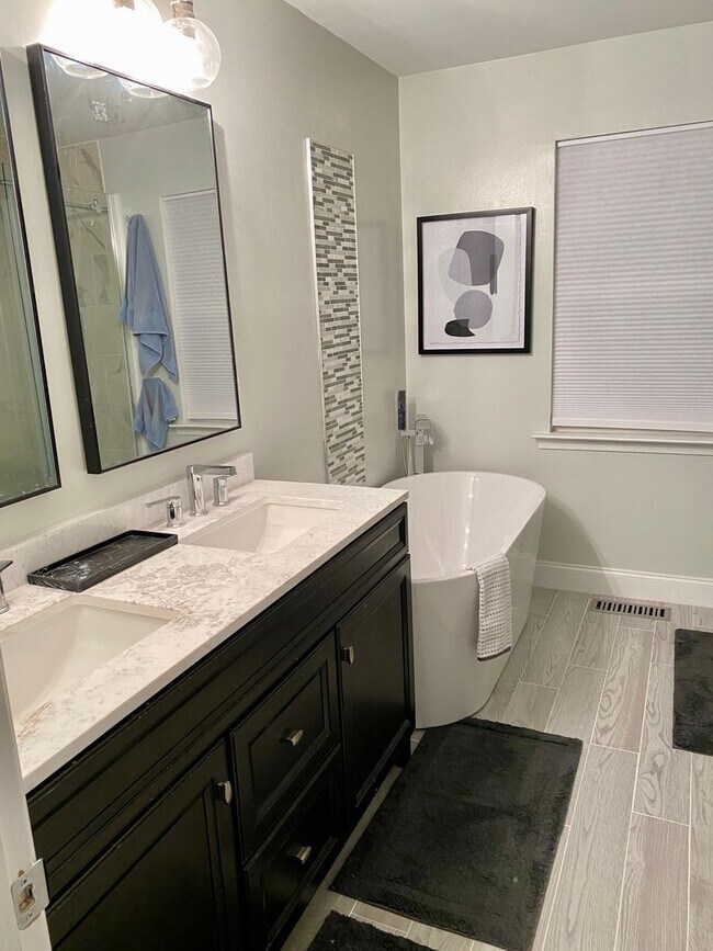 Foto del edificio - Welcome to 209 E Flagstone Dr in Gray Acres!